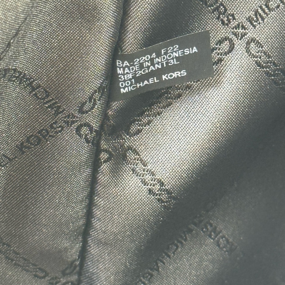 Michael Kors Jet Set Large East West Tote – Black/Brown‎ Signature - Picture 9 of 9